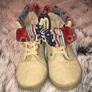 Cute bootie/sneakers